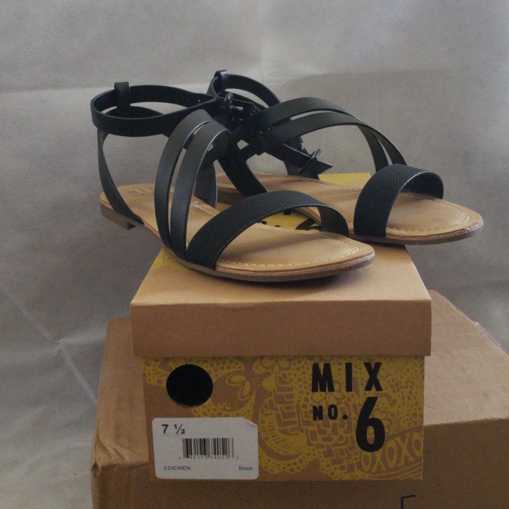 MIX No. 6 Ediewen Strappy Flat Sandals